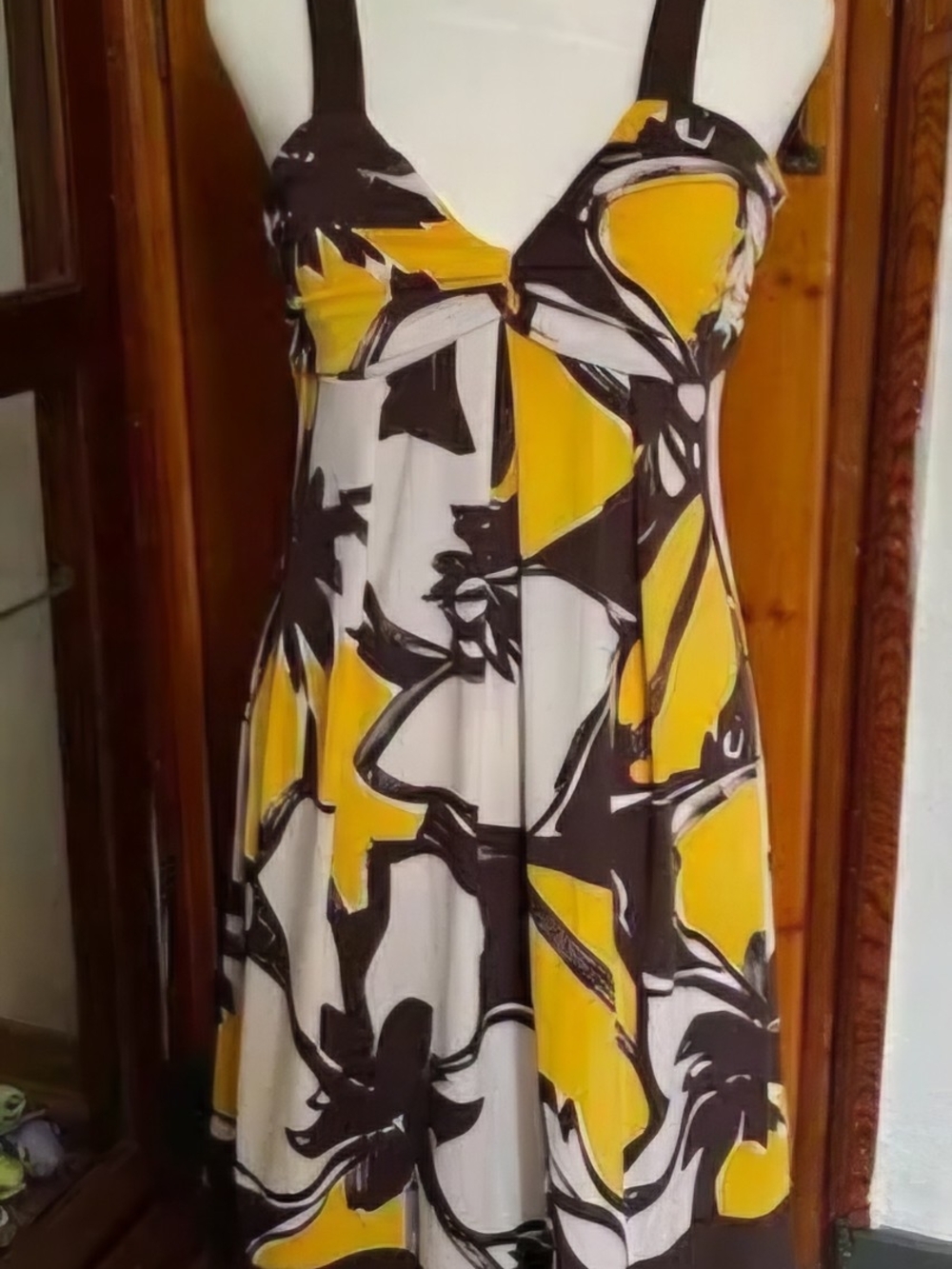 Bisou Floral Midi Dress in Yellow & Black Size 10 Like New